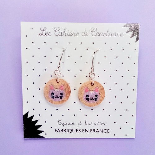Petites boucles pendantes chat