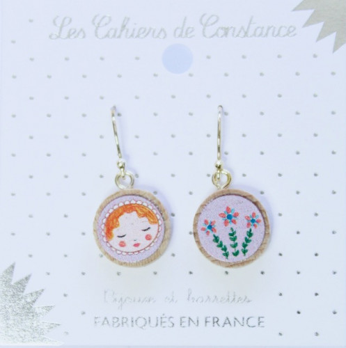 Petites boucles pendantes Matriochka mauve